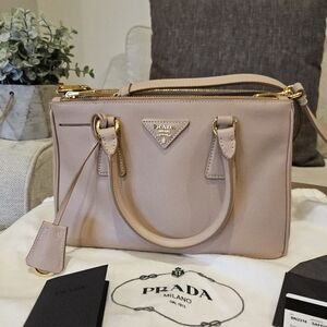 Authentic Prada saffiano galleria bag
